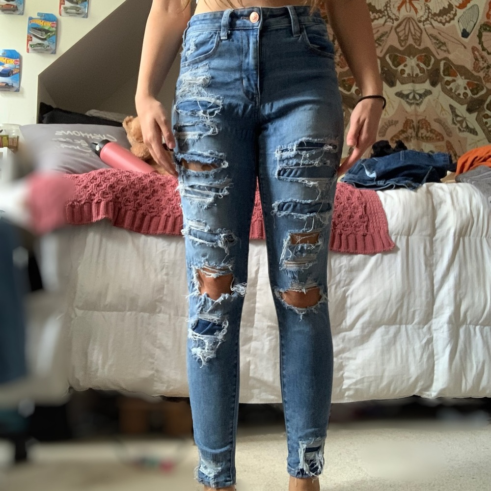 American Eagle distressed skinny jeans
